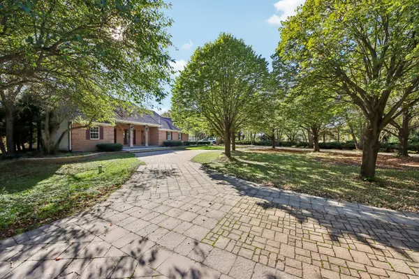 47W975 Lenschow RD, Hampshire, IL 60140