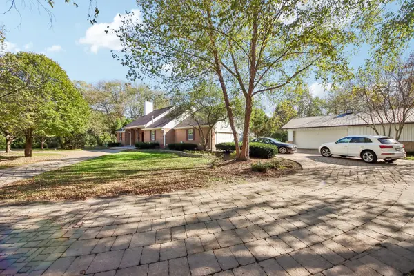47W975 Lenschow RD, Hampshire, IL 60140