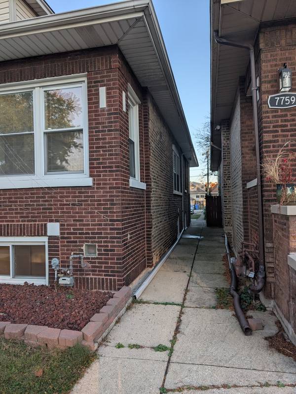7755 S Calumet AVE, Chicago, IL 60619