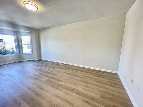 8312 S Phillips AVE, Chicago, IL 60617