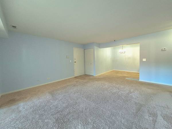 21W581 North AVE #26, Lombard, IL 60148