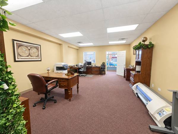 42 E Grand AVE #101, Fox Lake, IL 60020