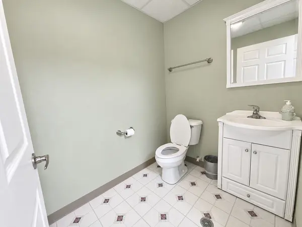 42 E Grand AVE #101, Fox Lake, IL 60020