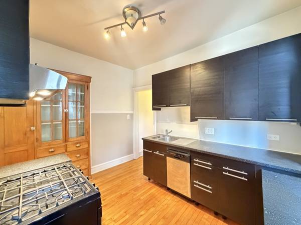 1329 W Carmen AVE #2, Chicago, IL 60640