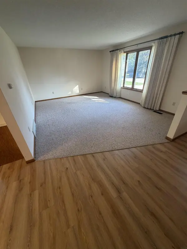 1200 NE 4 ST, Independence, IA 50644