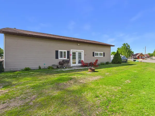 704 Getty ST S, Sauk Centre, MN 56378