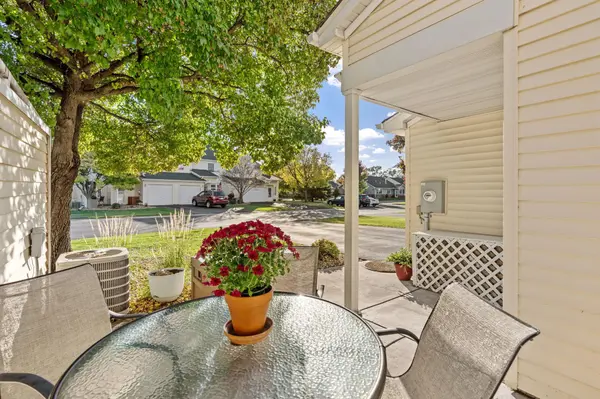 552 Aqua CIR, Lino Lakes, MN 55014