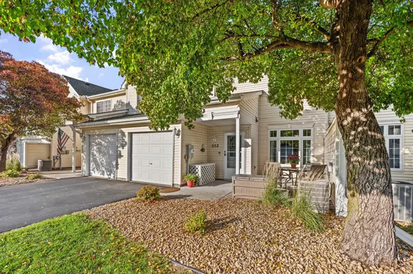 552 Aqua CIR, Lino Lakes, MN 55014