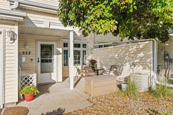552 Aqua CIR, Lino Lakes, MN 55014
