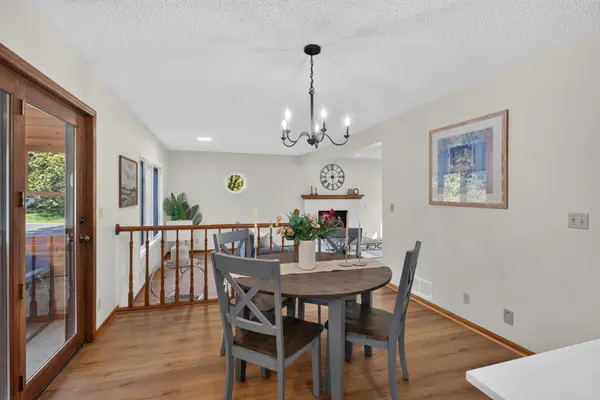 1896 Catalina DR, Woodbury, MN 55125