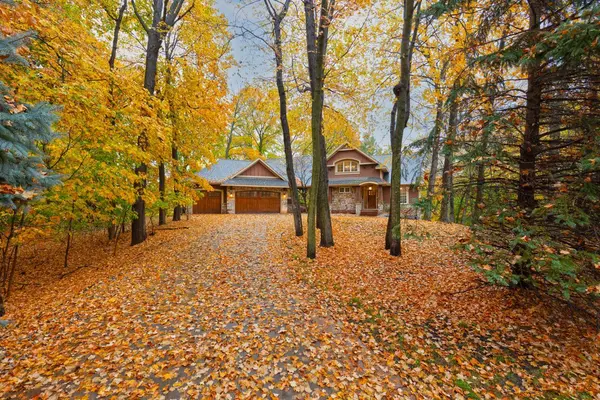 18600 Ridgewood RD, Minnetonka, MN 55391