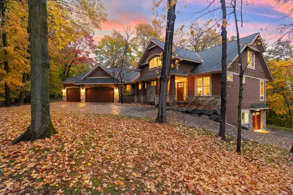 18600 Ridgewood RD, Minnetonka, MN 55391