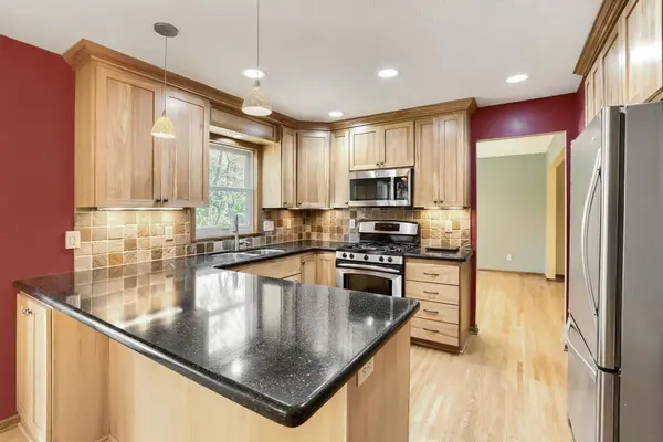 1568 Ashbury PL, Eagan, MN 55122