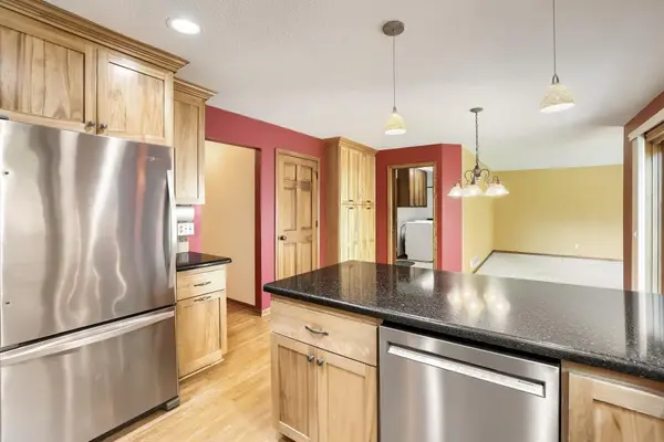 1568 Ashbury PL, Eagan, MN 55122