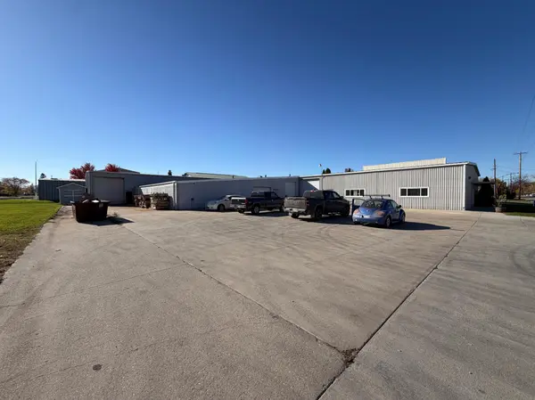 1805 2nd AVE N, Moorhead, MN 56560