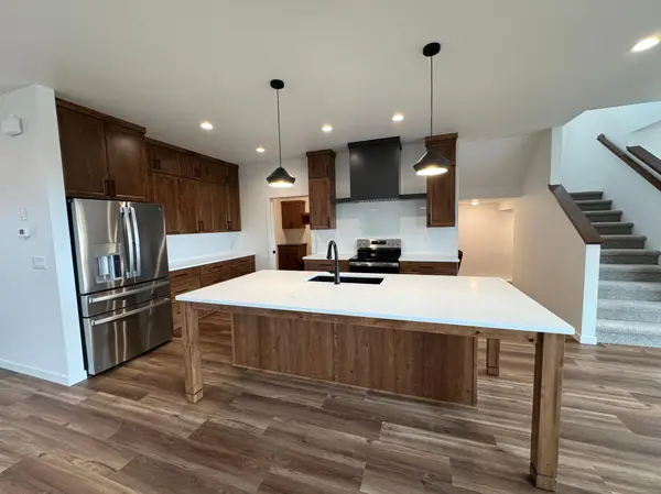 505 Prairie Pkwy, Kindred, ND 58051