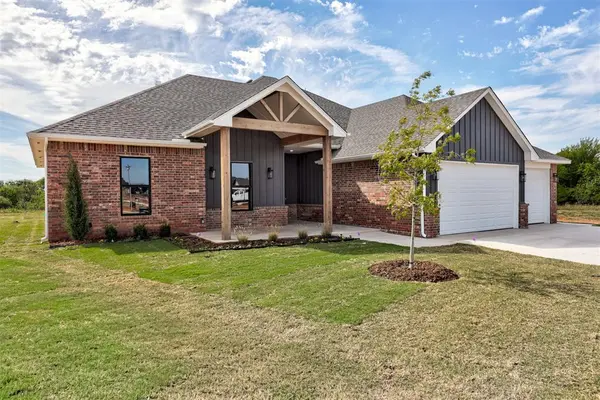 11052 NW 17th ST, Yukon, OK 73099