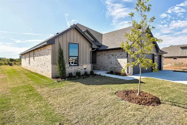 11008 NW 17th ST, Yukon, OK 73099