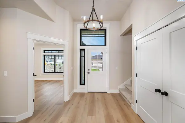 2379 Upriver Ave, Richland, WA 99352