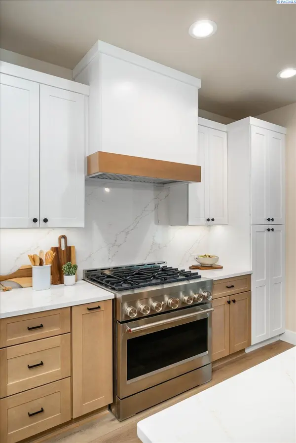 2379 Upriver Ave, Richland, WA 99352