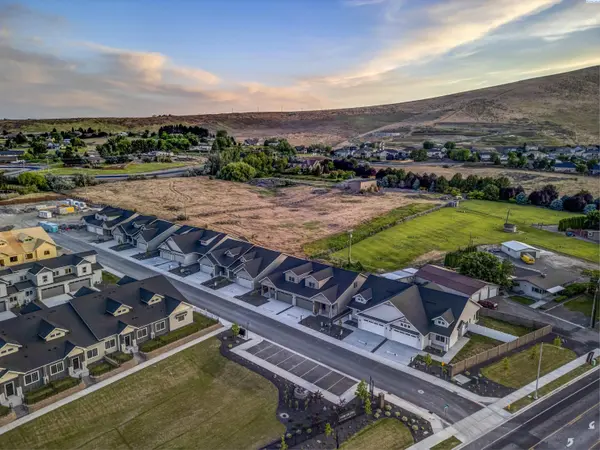 4545 Grove Court, West Richland, WA 99353