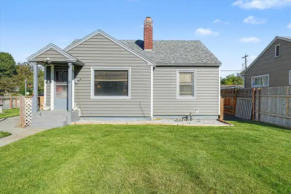 204 E St SW, Ephrata, WA 98823