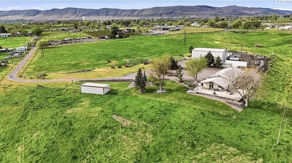 3114 E Highland Extension RD, Benton City, WA 99320