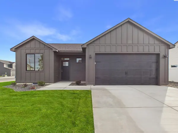1201 Topaz Ave, Grandview, WA 98930