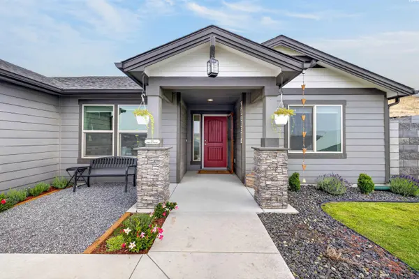 6182 W 30th Place, Kennewick, WA 99338