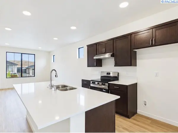 3745 Scout St, Richland, WA 99352