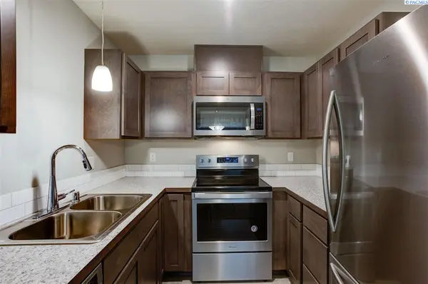 3513 W 7th Ave, Kennewick, WA 99336