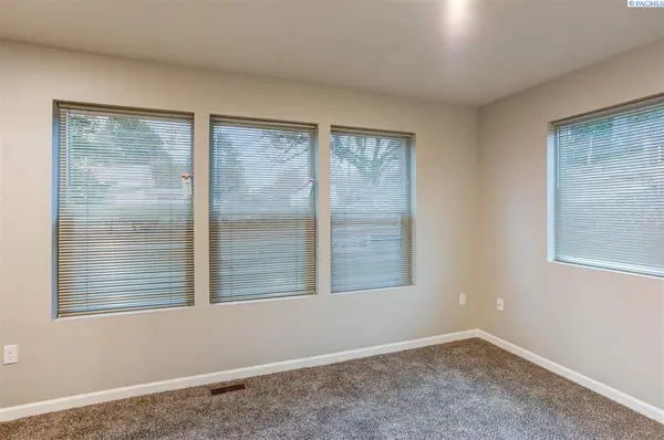 3513 W 7th Ave, Kennewick, WA 99336