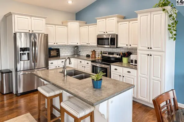 525 Foxfire St, Mcpherson, KS 67460