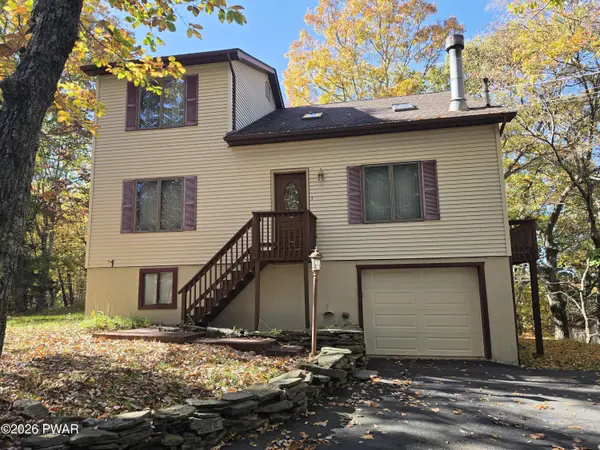 404 Surrey DR, Lords Valley, PA 18428