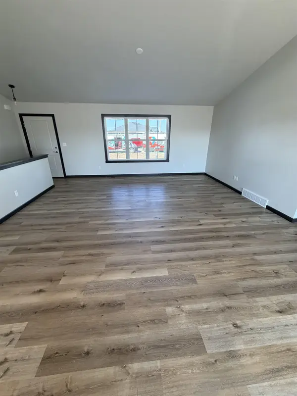 1274 PUTNAM DR, Pulaski, WI 54162
