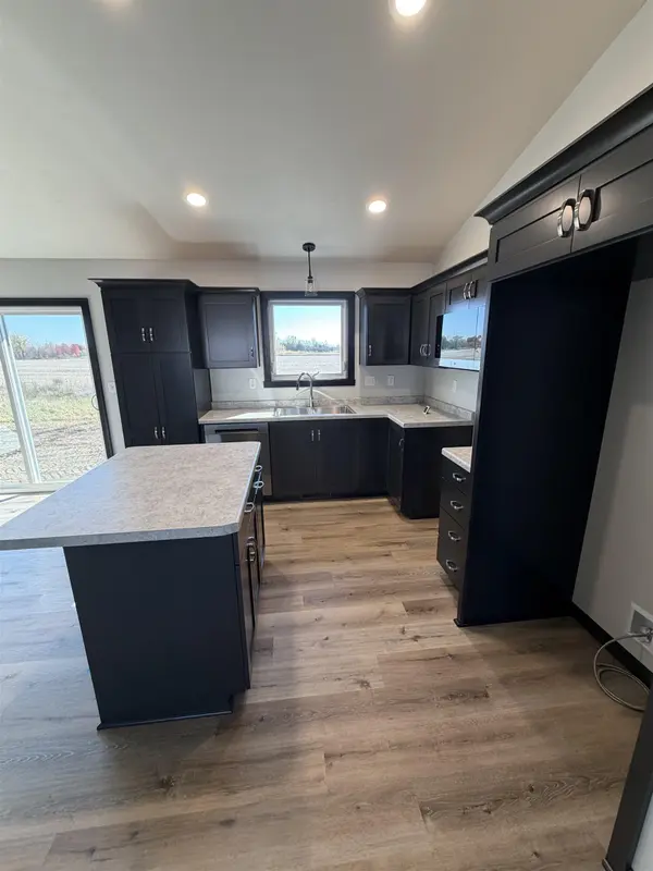 1274 PUTNAM DR, Pulaski, WI 54162