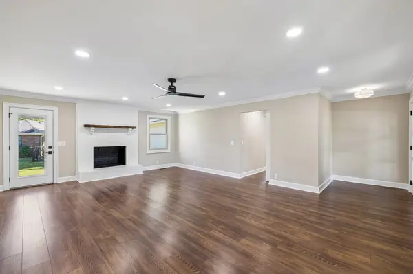 2242 Surrey Dr, Murfreesboro, TN 37129