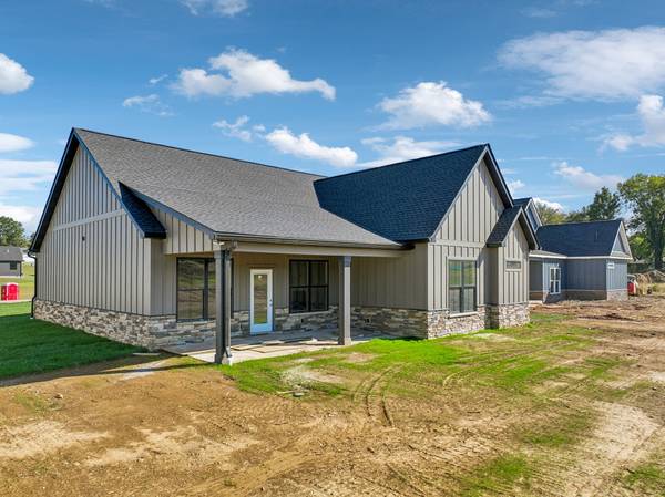 135 Legacy Way, Smithville, TN 37166