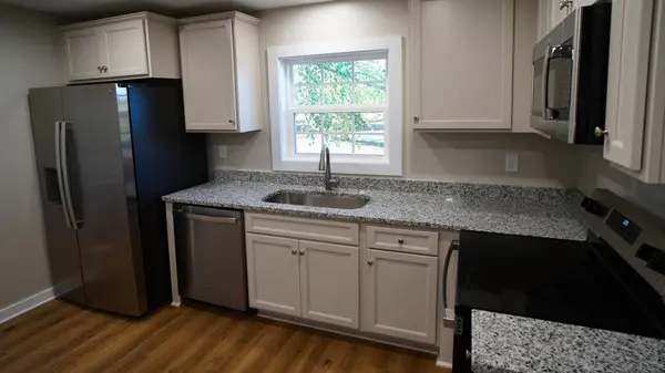 1727 Highway 49 #E, Charlotte, TN 37036