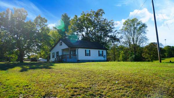 1727 Highway 49 #E, Charlotte, TN 37036