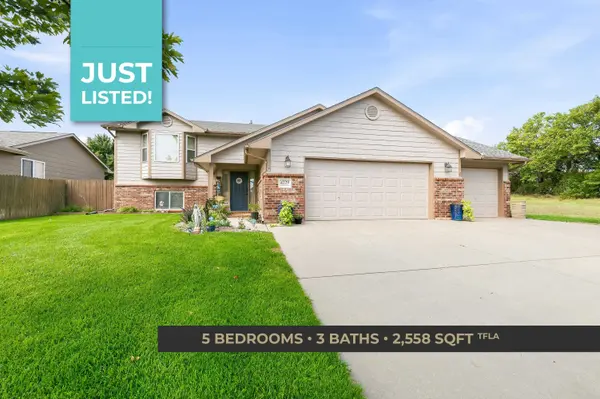 4229 Niblick Dr, Winfield, KS 67156-8886