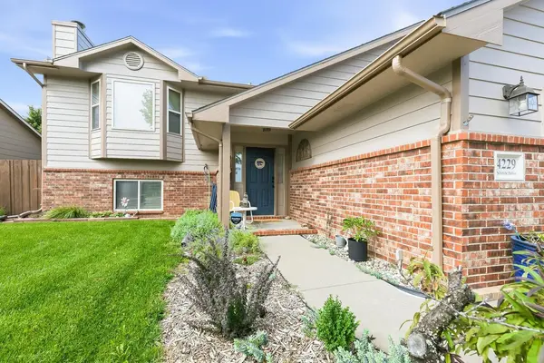 4229 Niblick Dr, Winfield, KS 67156-8886