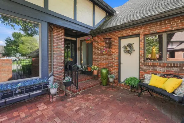 8242 E DOUGLAS, Wichita, KS 67206