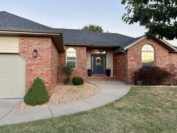 3226 N Dickerson AVE, Springfield, MO 65803