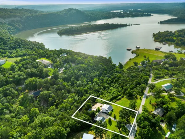 48 Hillsboro DR, Galena, MO 65656