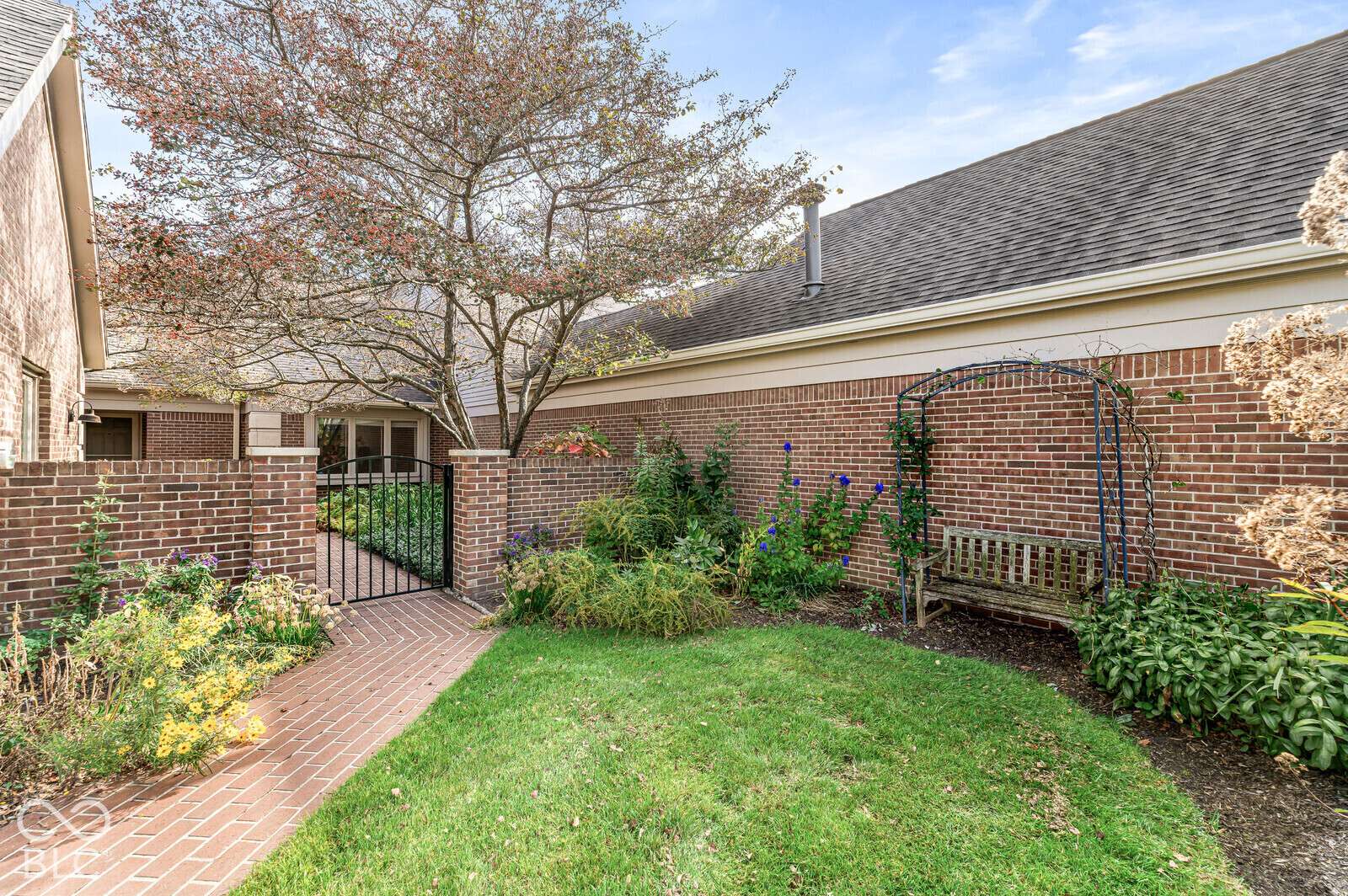 214 Olde Mill CV, Indianapolis, IN 46260