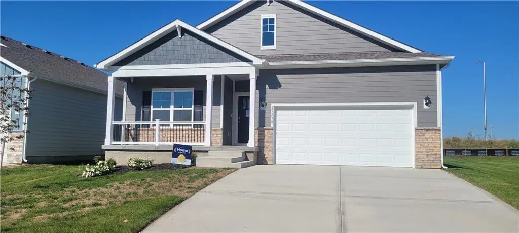 25230 W 177th TER, Gardner, KS 66030