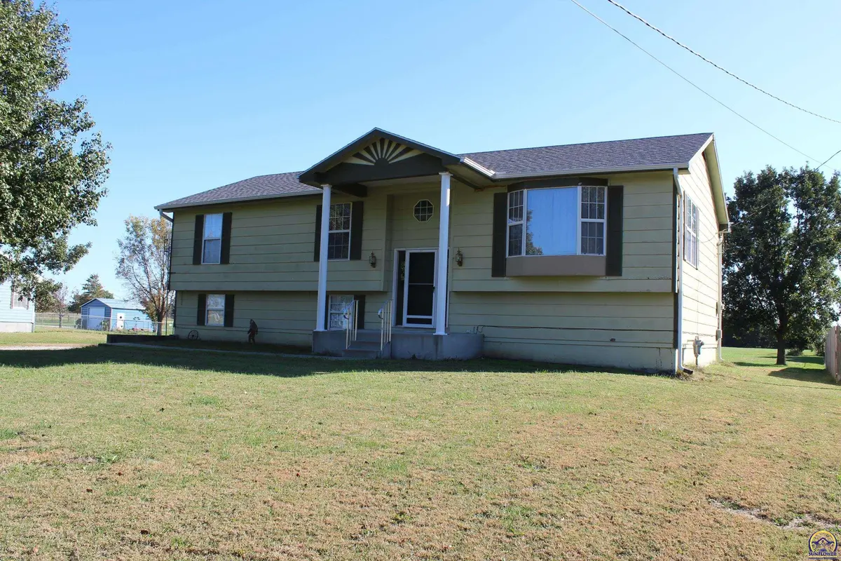 1525 E ST, Osage City, KS 66523