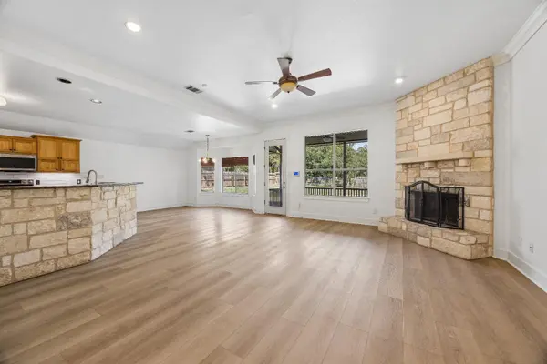 100 Quarry Springs DR, San Marcos, TX 78666