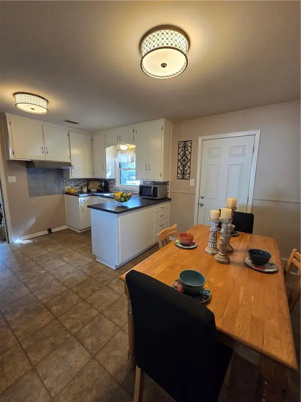 10911 W 56th ST, Shawnee, KS 66203